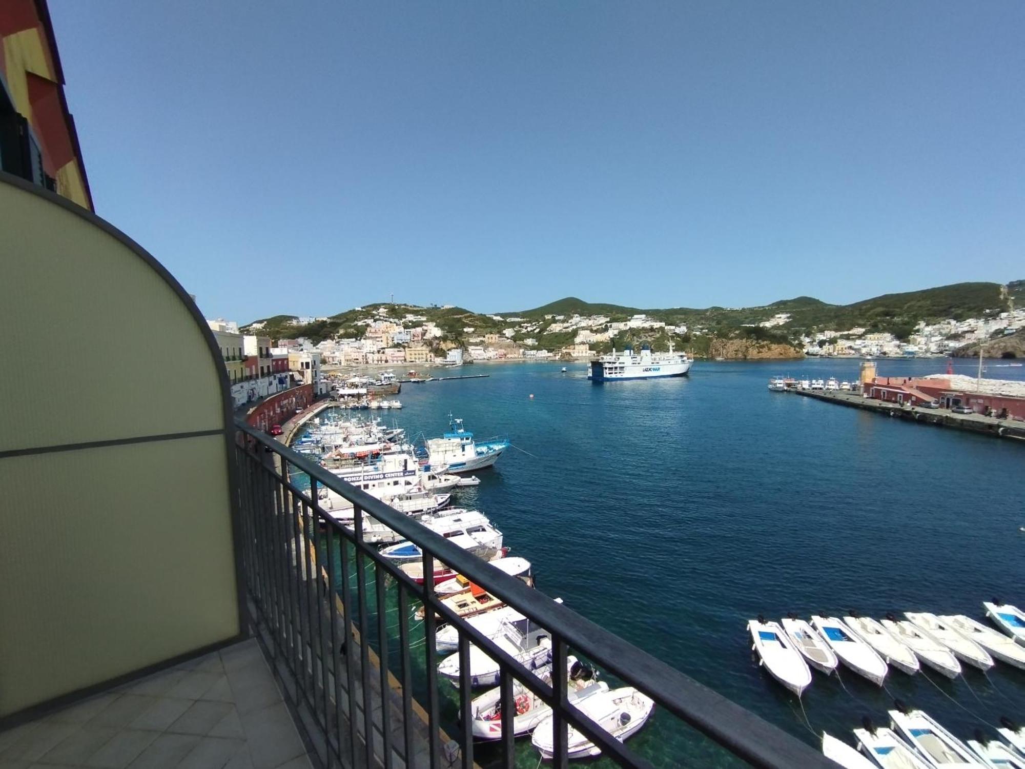 Locanda Mari ปอนซา ภายนอก รูปภาพ